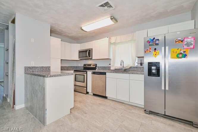 1637 Piney RD, NORTH FORT MYERS FL 33903-9