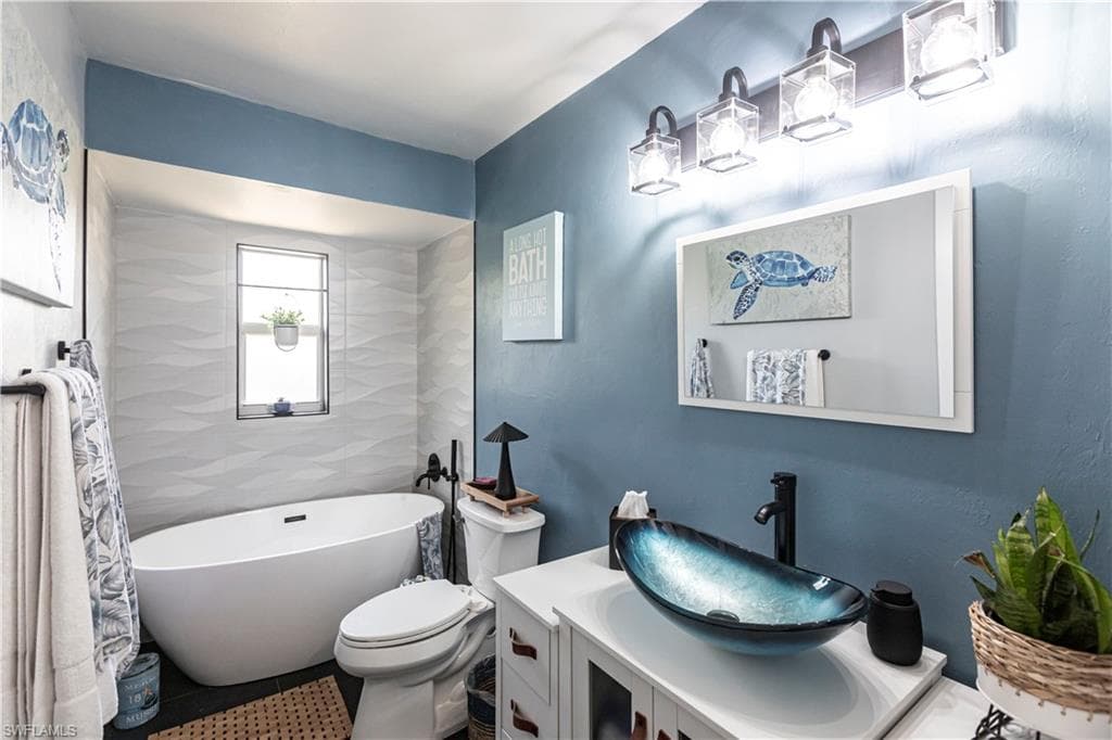 2667 River Reach DR, NAPLES FL 34104-21