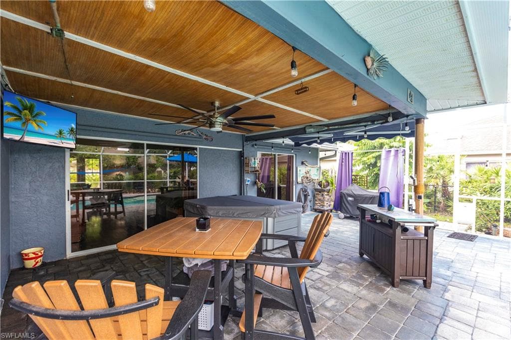 2667 River Reach DR, NAPLES FL 34104-27