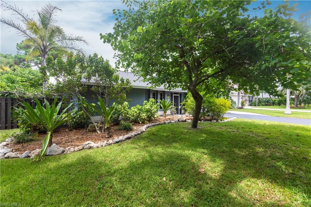 2667 River Reach DR, NAPLES FL 34104-23