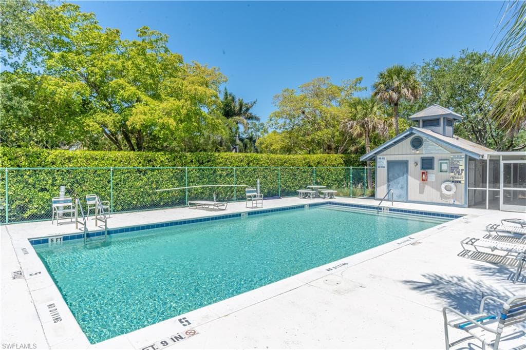 2667 River Reach DR, NAPLES FL 34104-39