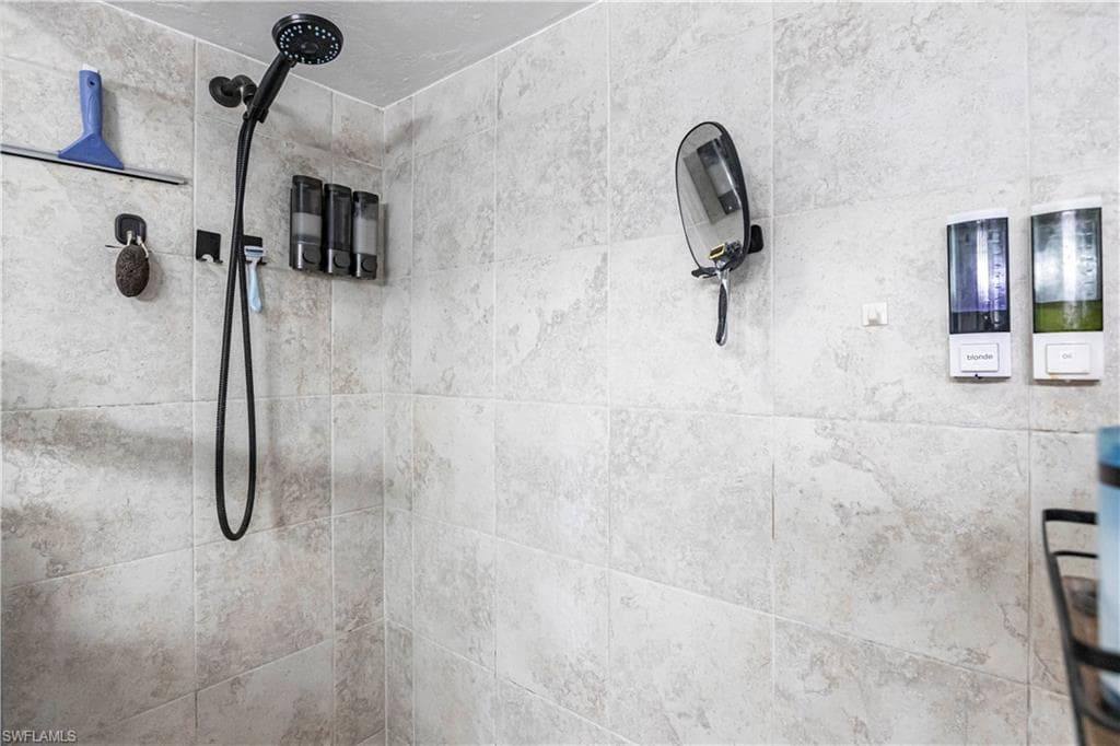 2667 River Reach DR, NAPLES FL 34104-20