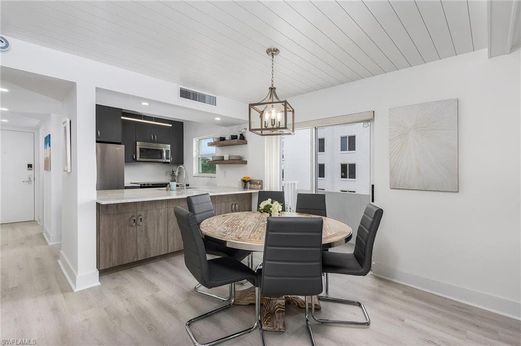 26340 Hickory BLVD # 401, BONITA SPRINGS FL 34134-7