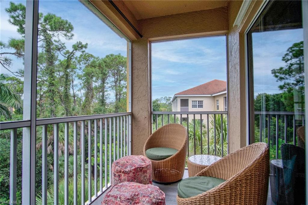 4450 Botanical Place CIR # 406, NAPLES FL 34112-4