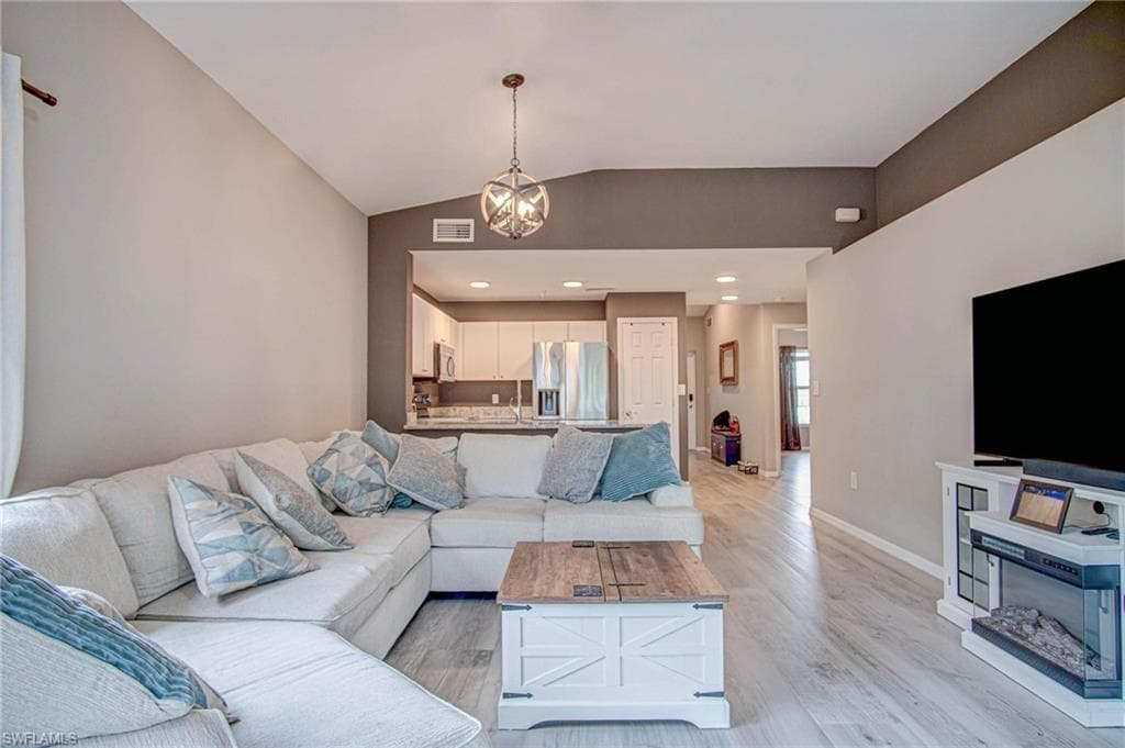 4450 Botanical Place CIR # 406, NAPLES FL 34112-3