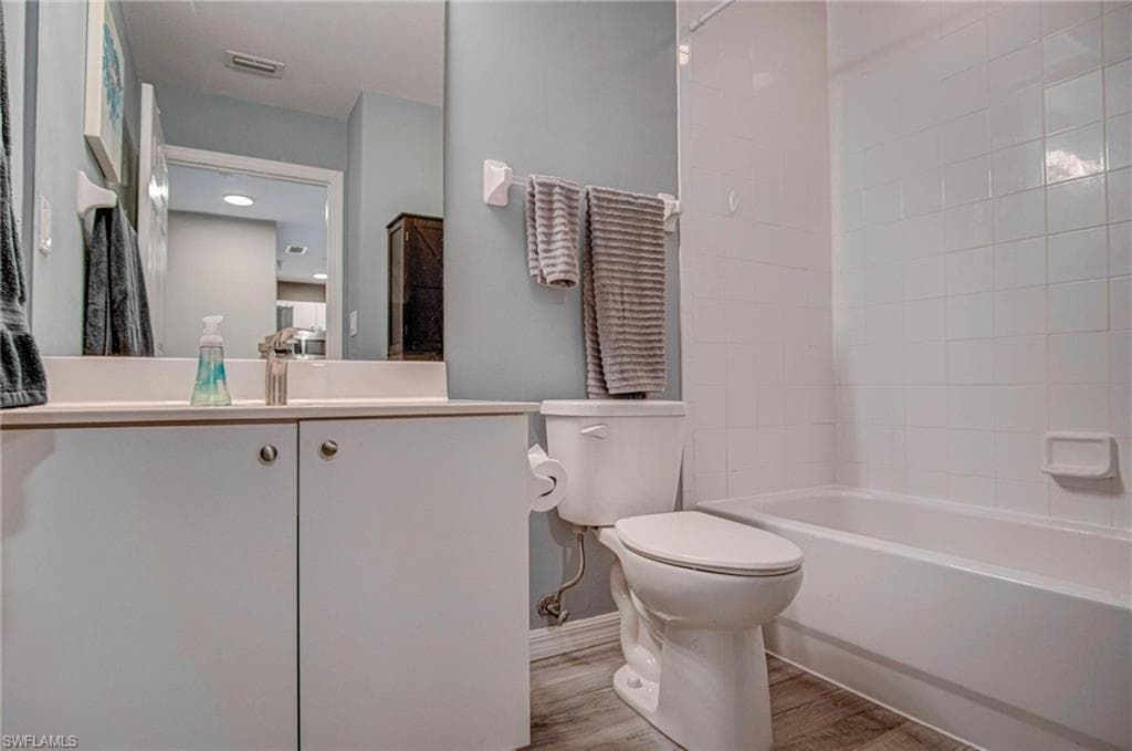 4450 Botanical Place CIR # 406, NAPLES FL 34112-7