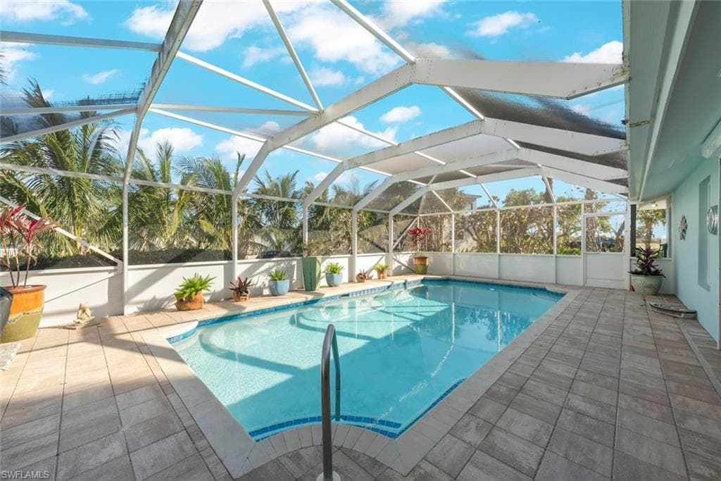 4724 Rue Belle Mer, SANIBEL FL 33957-36