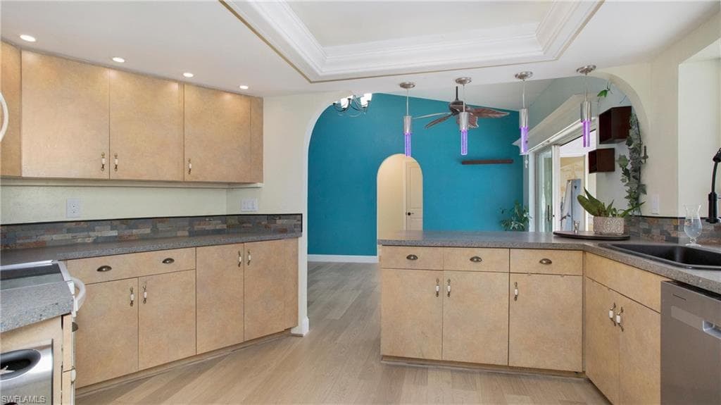 12747 Chatham DR, FORT MYERS FL 33908-5