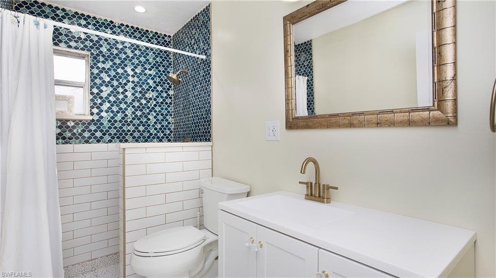 12747 Chatham DR, FORT MYERS FL 33908-16