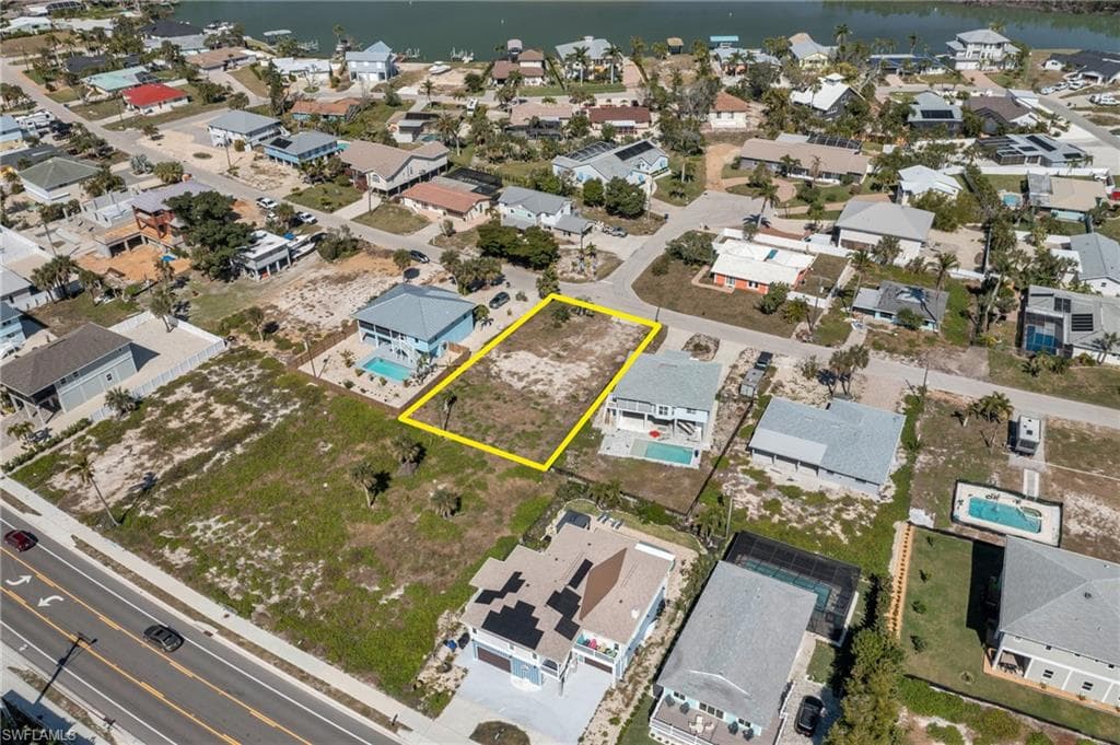 7930 Buccaneer DR, FORT MYERS BEACH FL 33931-6