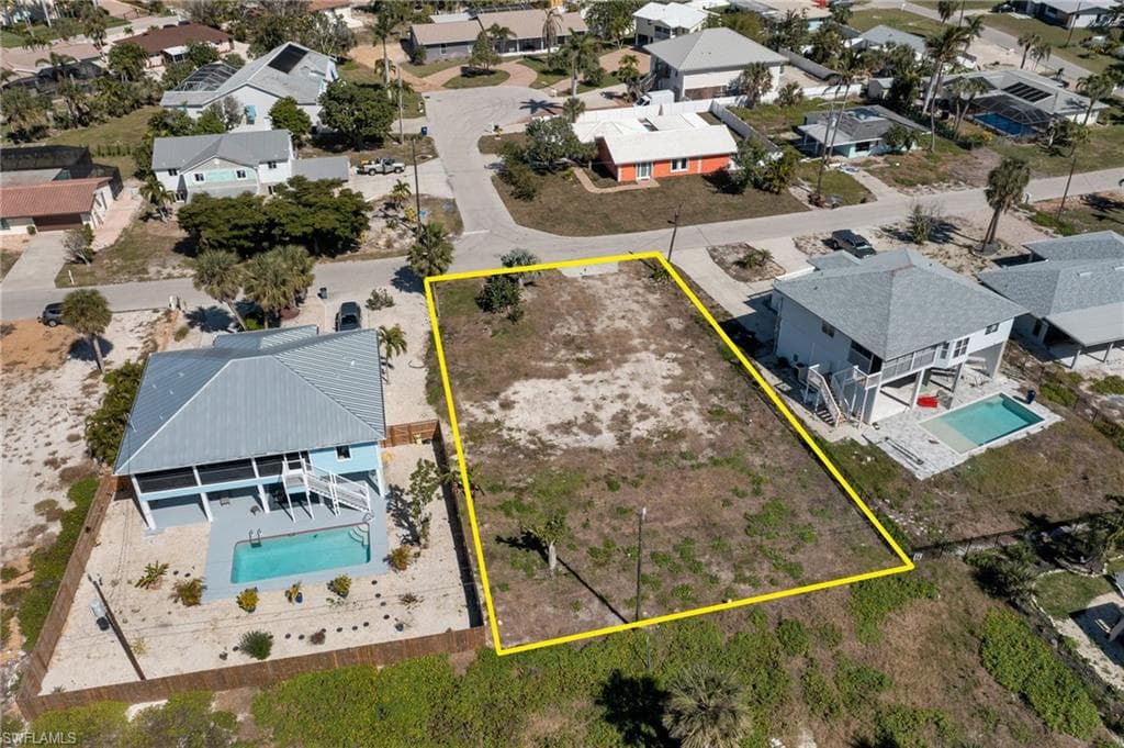 7930 Buccaneer DR, FORT MYERS BEACH FL 33931-9