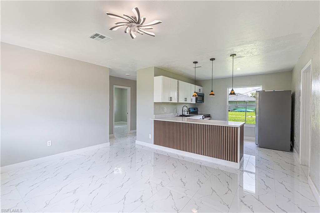 1101 Coolidge AVE, LEHIGH ACRES FL 33936-1