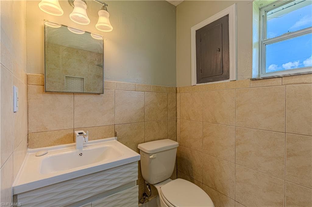 1101 Coolidge AVE, LEHIGH ACRES FL 33936-12