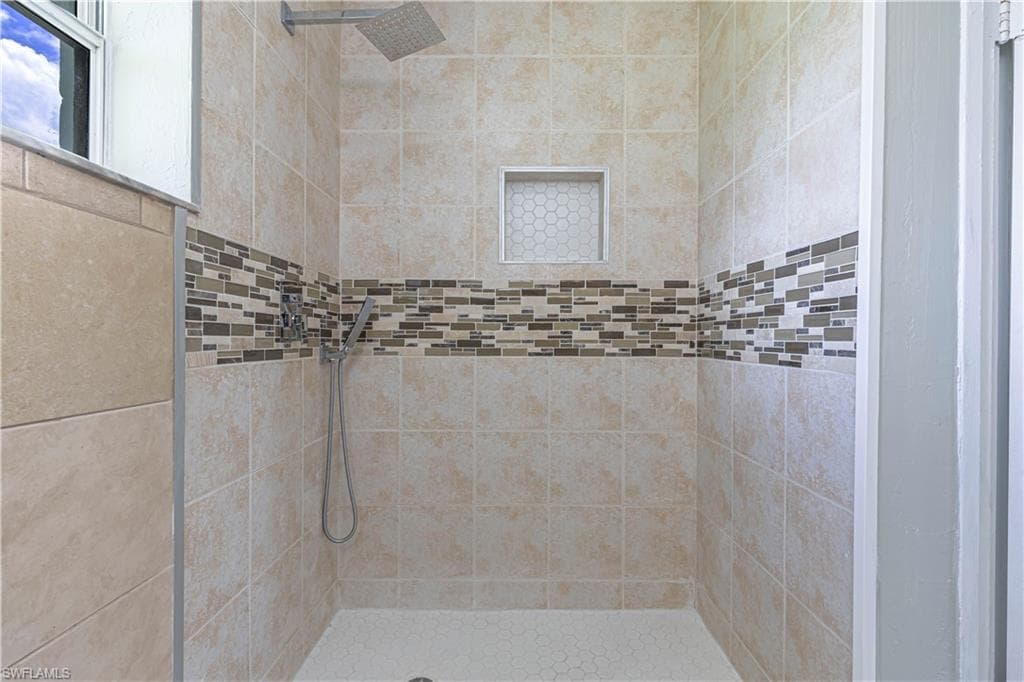 1101 Coolidge AVE, LEHIGH ACRES FL 33936-13