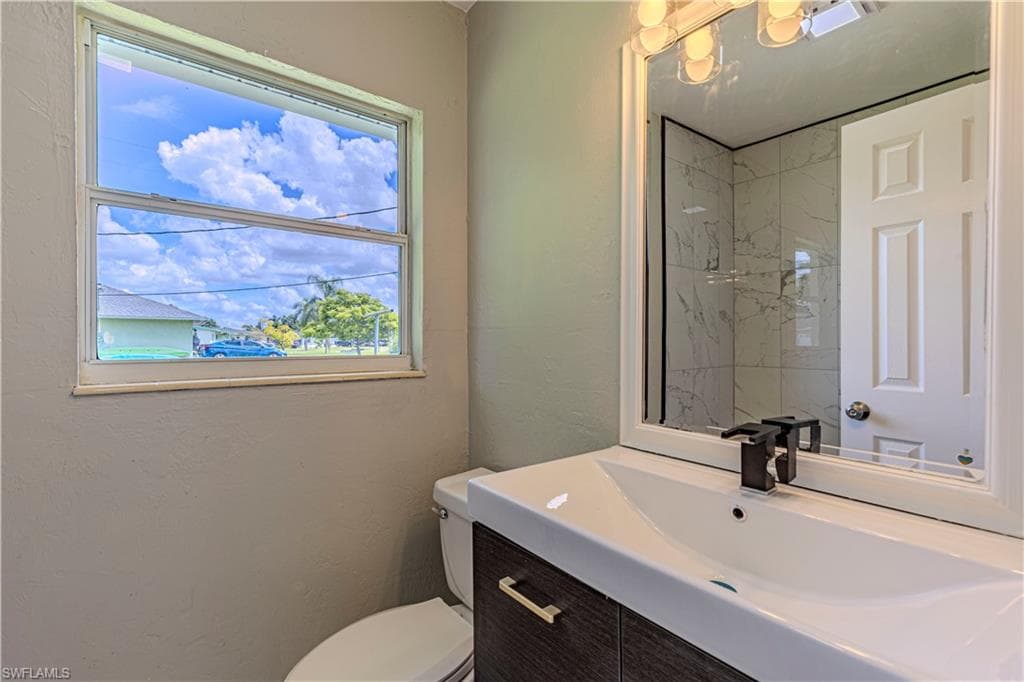 1101 Coolidge AVE, LEHIGH ACRES FL 33936-7