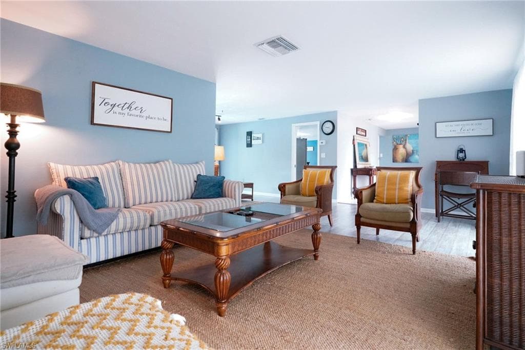 1351 Oaklawn CT, FORT MYERS FL 33919-23