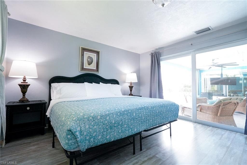 1351 Oaklawn CT, FORT MYERS FL 33919-29