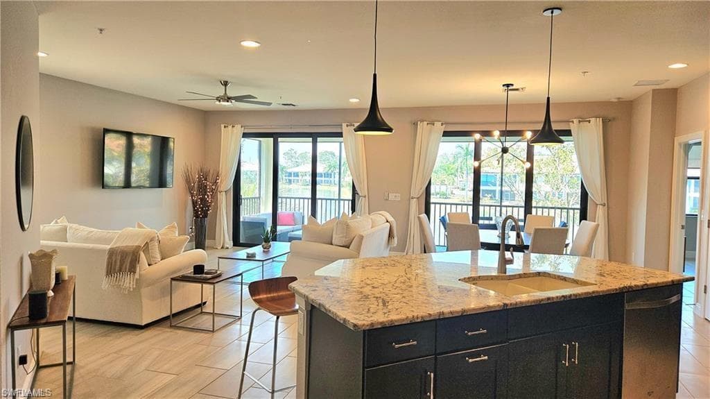 15145 Palmer Lake CIR # 201, NAPLES FL 34109-3