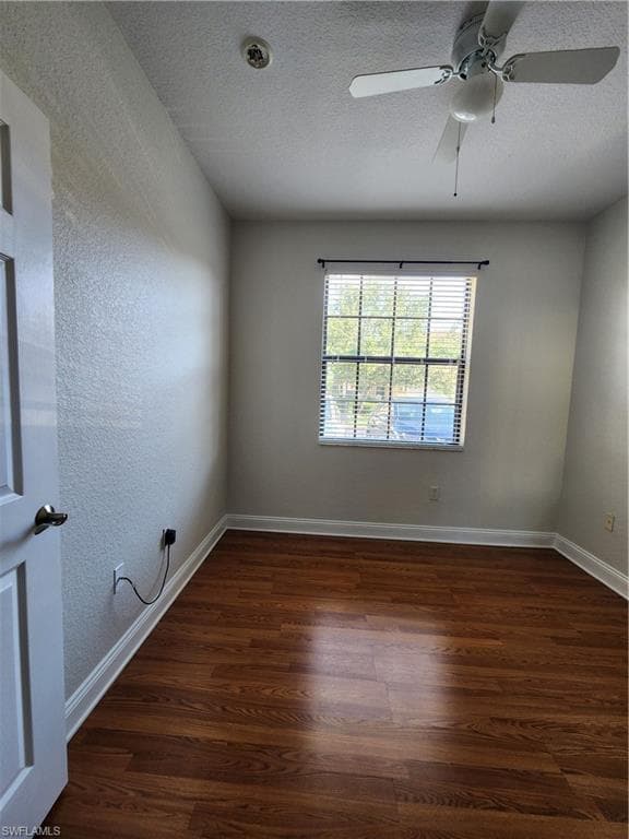 7512 Bristol CIR, NAPLES FL 34120-12