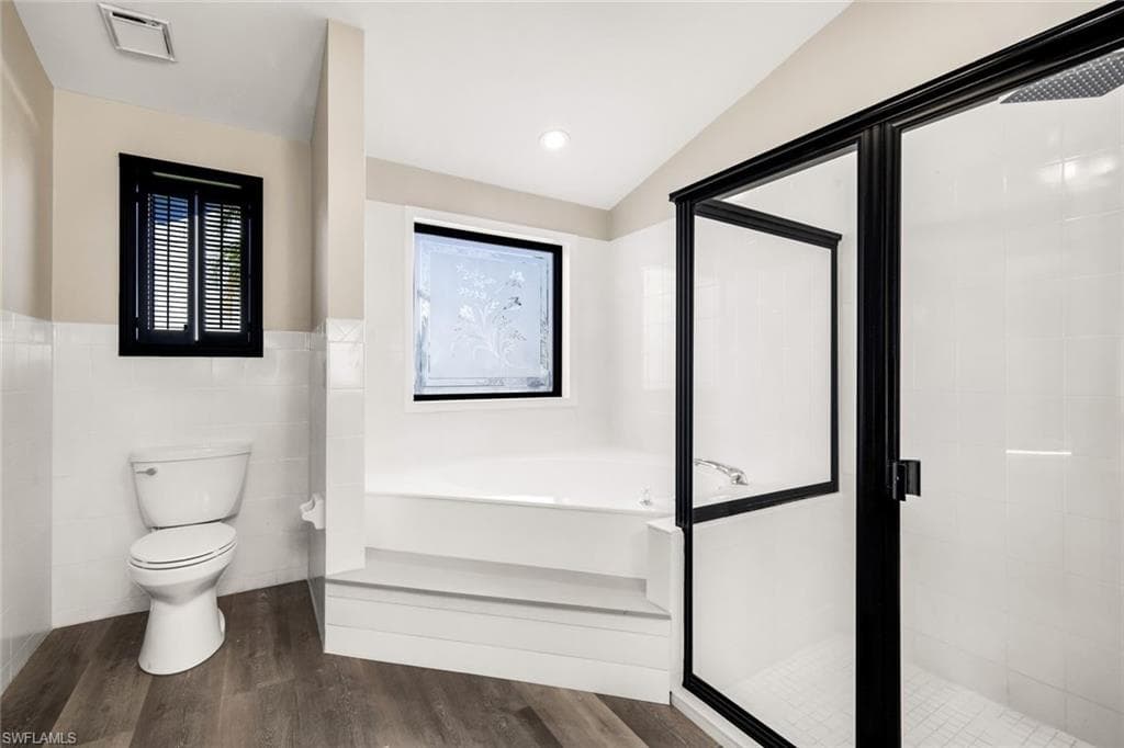 7239 Hendry Creek DR, FORT MYERS FL 33908-15