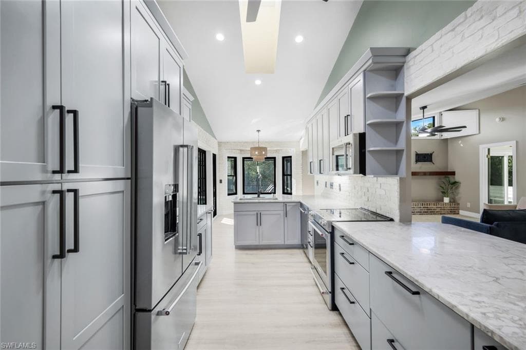 7239 Hendry Creek DR, FORT MYERS FL 33908-4