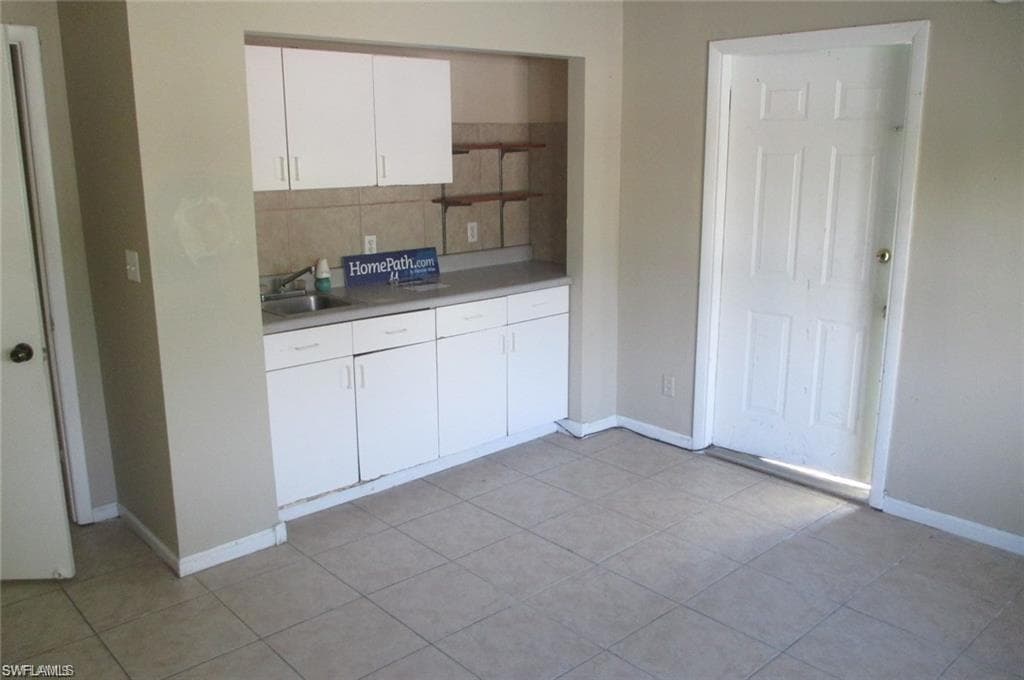 5395 Carolina AVE, NAPLES FL 34113-5