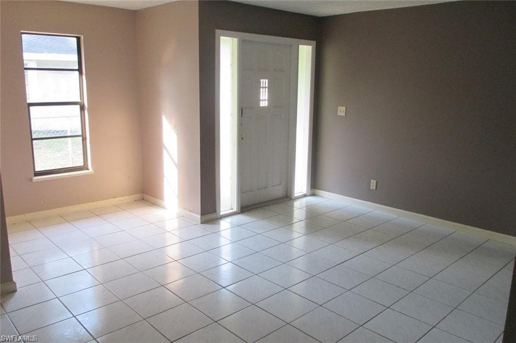 5395 Carolina AVE, NAPLES FL 34113-6