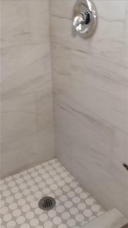 5395 Carolina AVE, NAPLES FL 34113-4