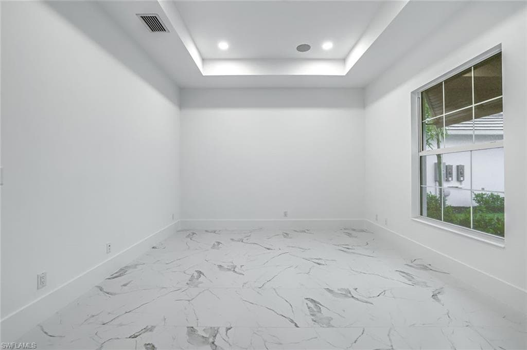 9659 Moonflower CT, NAPLES FL 34114-9