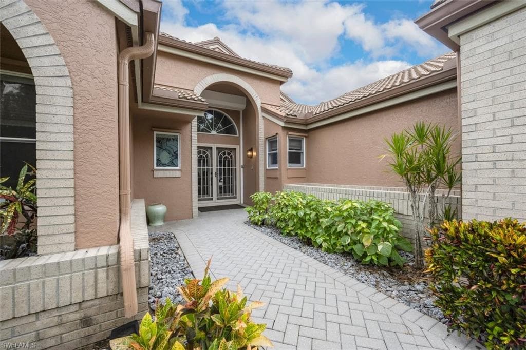 562 Cormorant CV, NAPLES FL 34113-4
