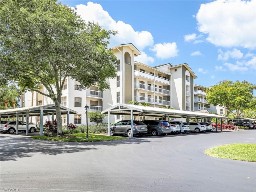 360 Horse Creek DR # 305, NAPLES FL 34110-1