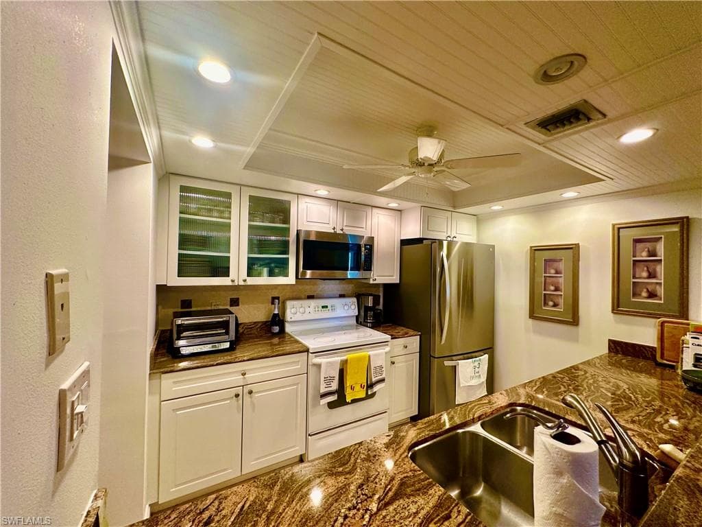 555 Park Shore DR # B403, NAPLES FL 34103-6