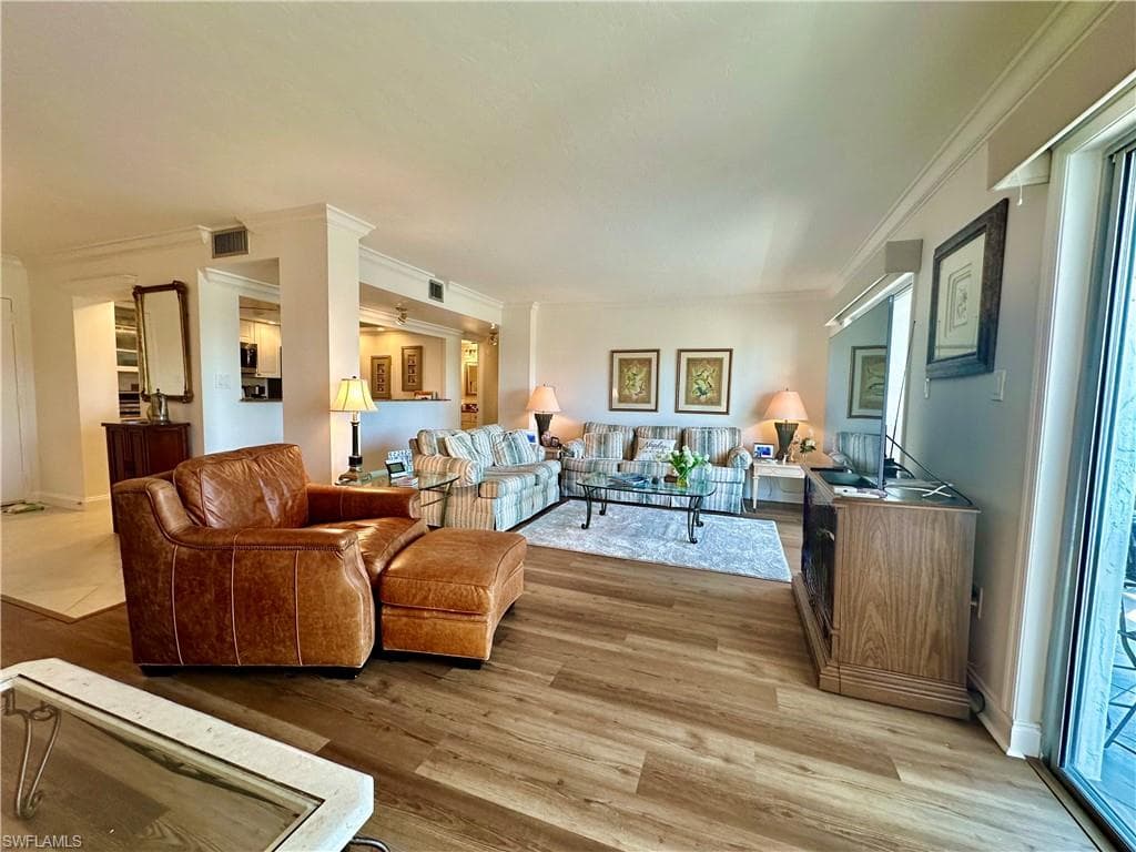 555 Park Shore DR # B403, NAPLES FL 34103-2