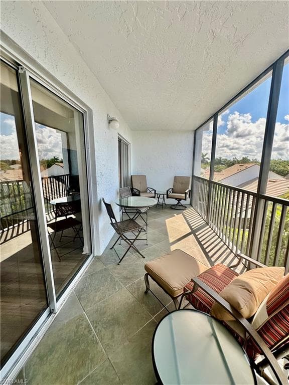 555 Park Shore DR # B403, NAPLES FL 34103-32