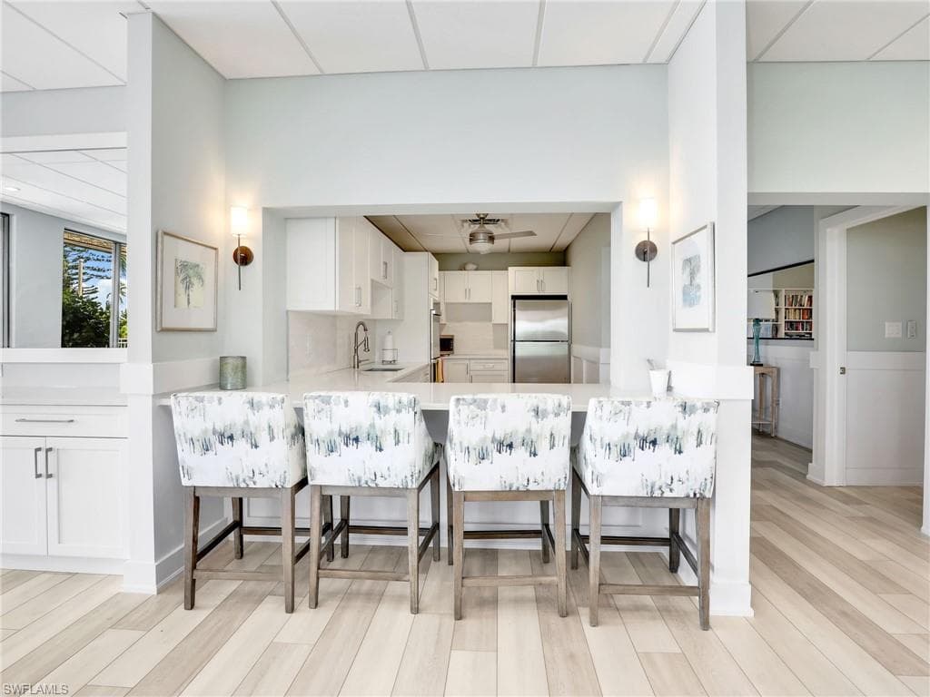 555 Park Shore DR # B403, NAPLES FL 34103-39