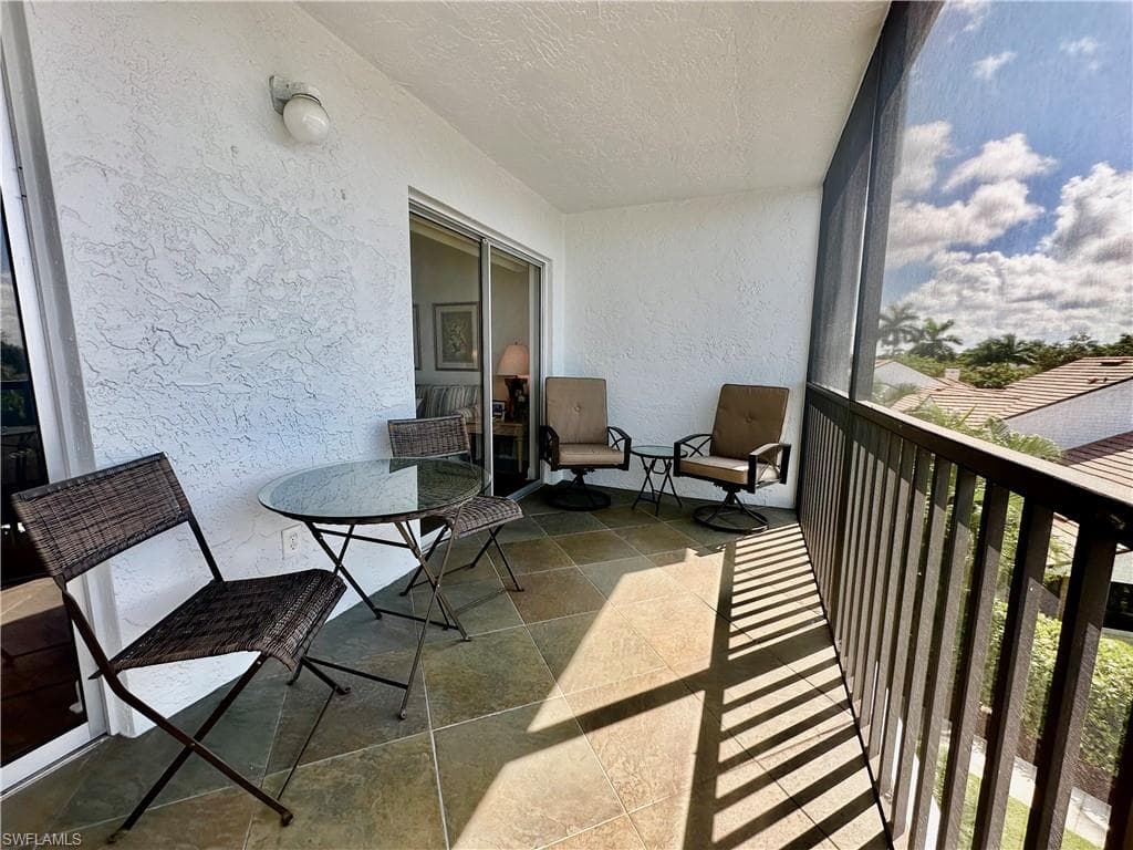 555 Park Shore DR # B403, NAPLES FL 34103-34
