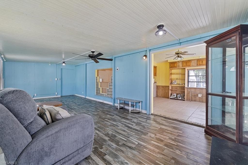 5773 Pink Panther DR, FORT MYERS FL 33908-4