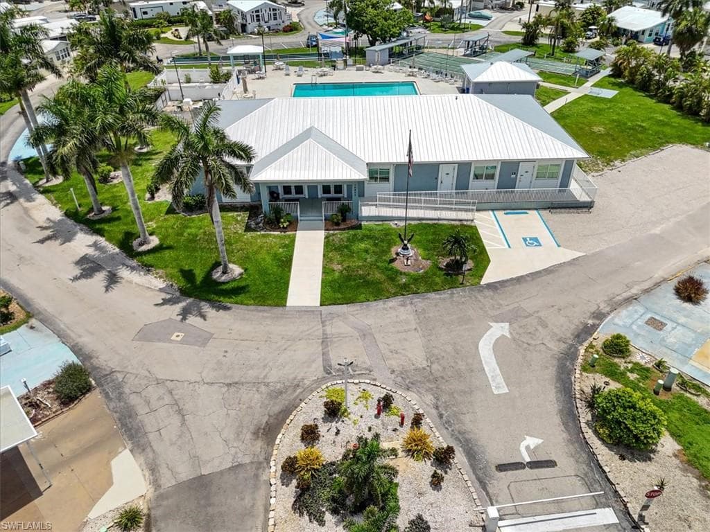 5773 Pink Panther DR, FORT MYERS FL 33908-14