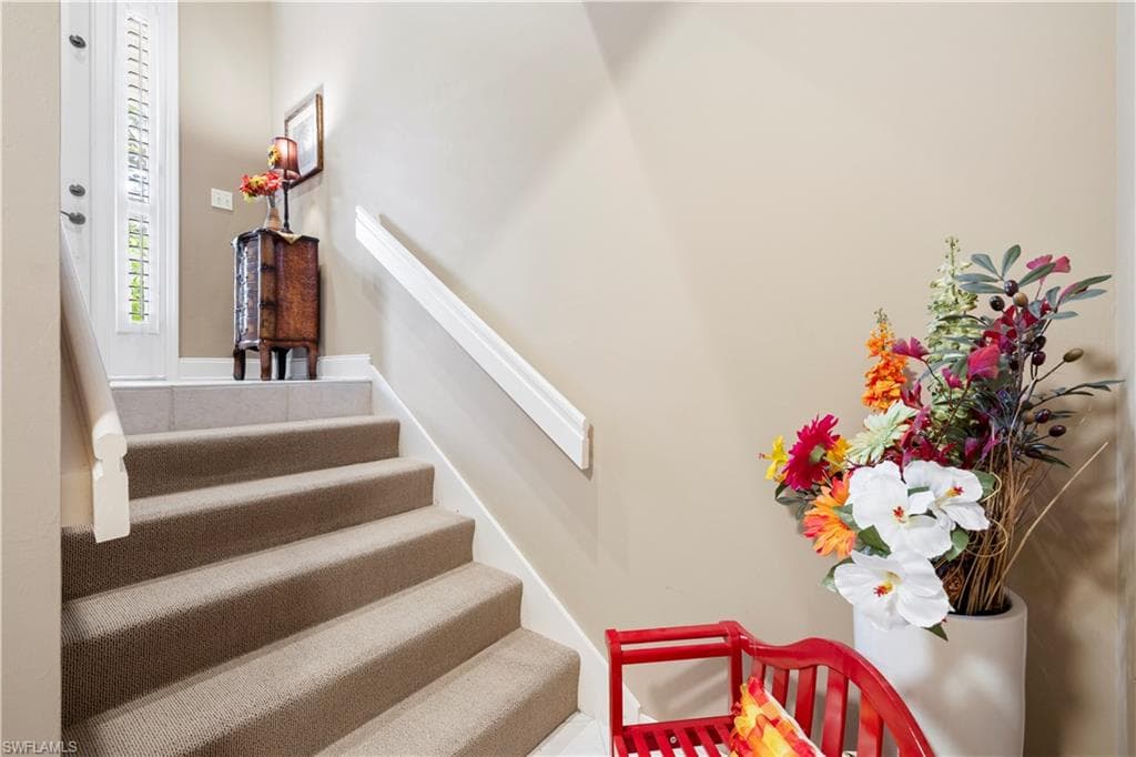 1265 Egrets LNDG # 201, NAPLES FL 34108-2