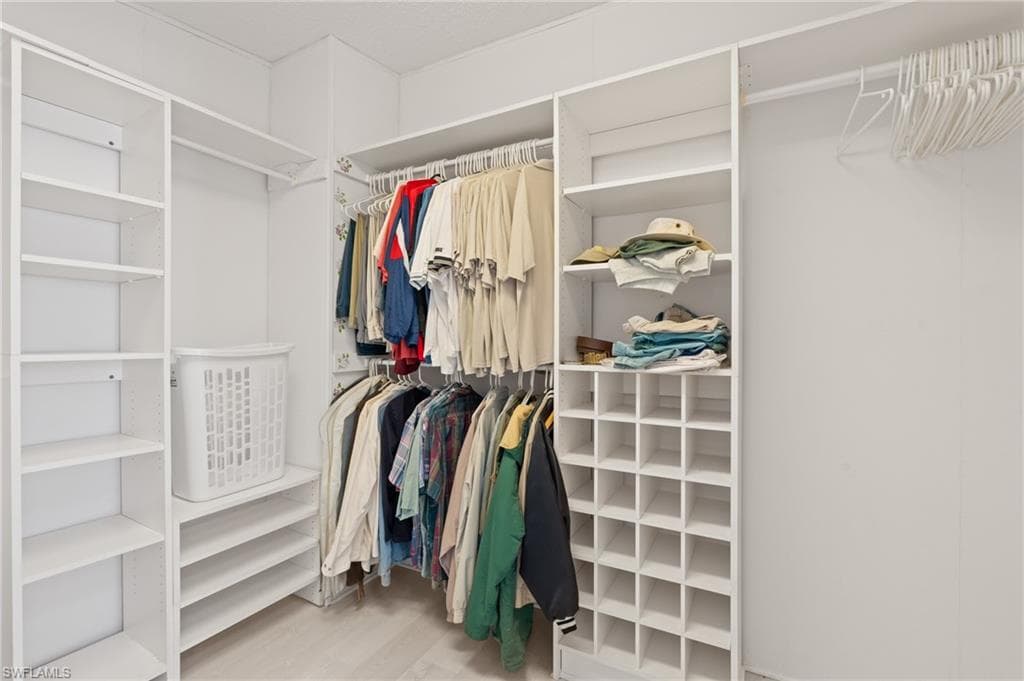 278 Riverwood RD, NAPLES FL 34114-23