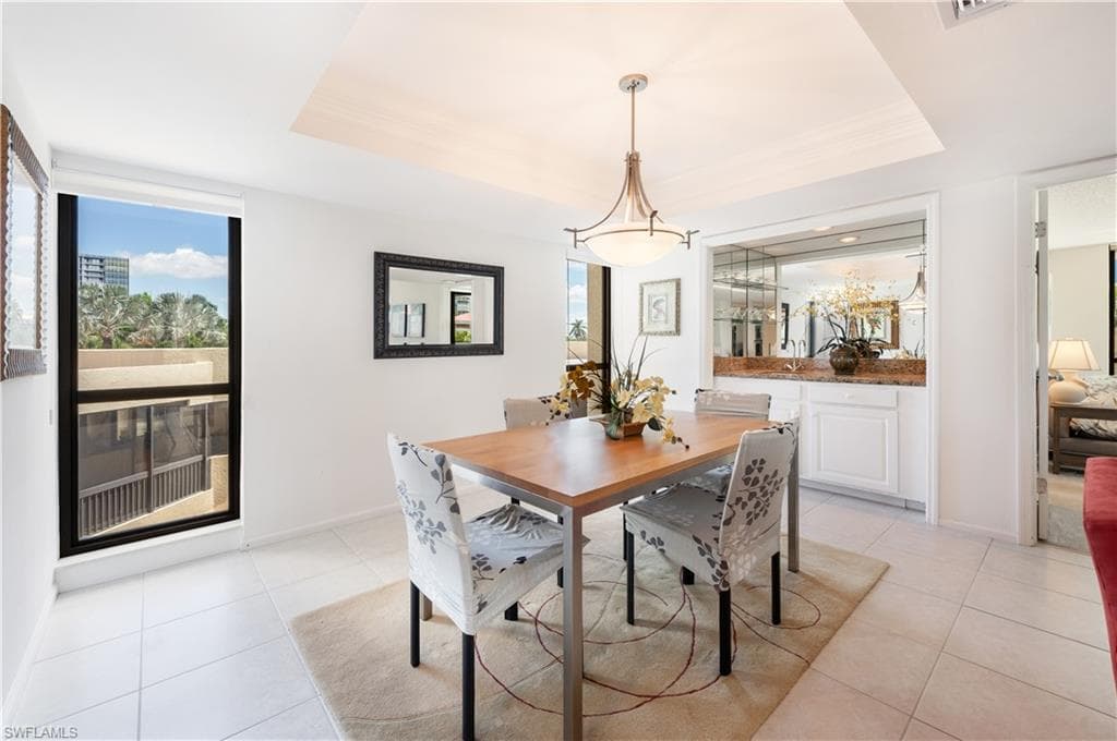 4551 Gulf Shore BLVD N # 306, NAPLES FL 34103-12