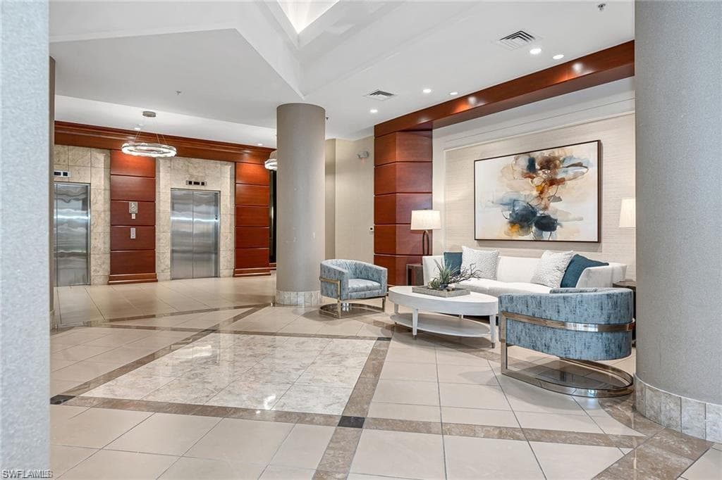 4551 Gulf Shore BLVD N # 306, NAPLES FL 34103-46