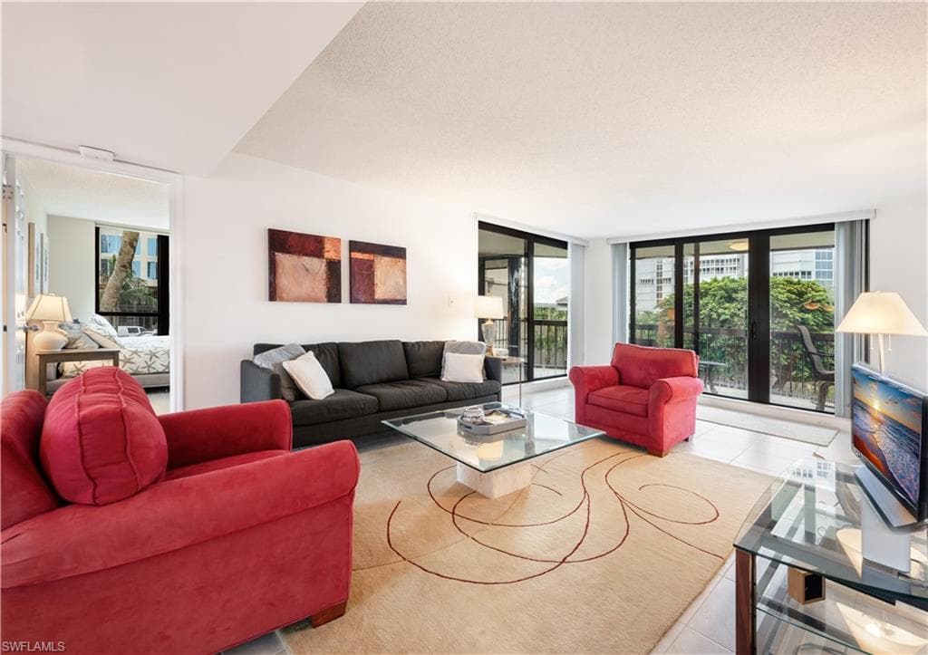 4551 Gulf Shore BLVD N # 306, NAPLES FL 34103-2