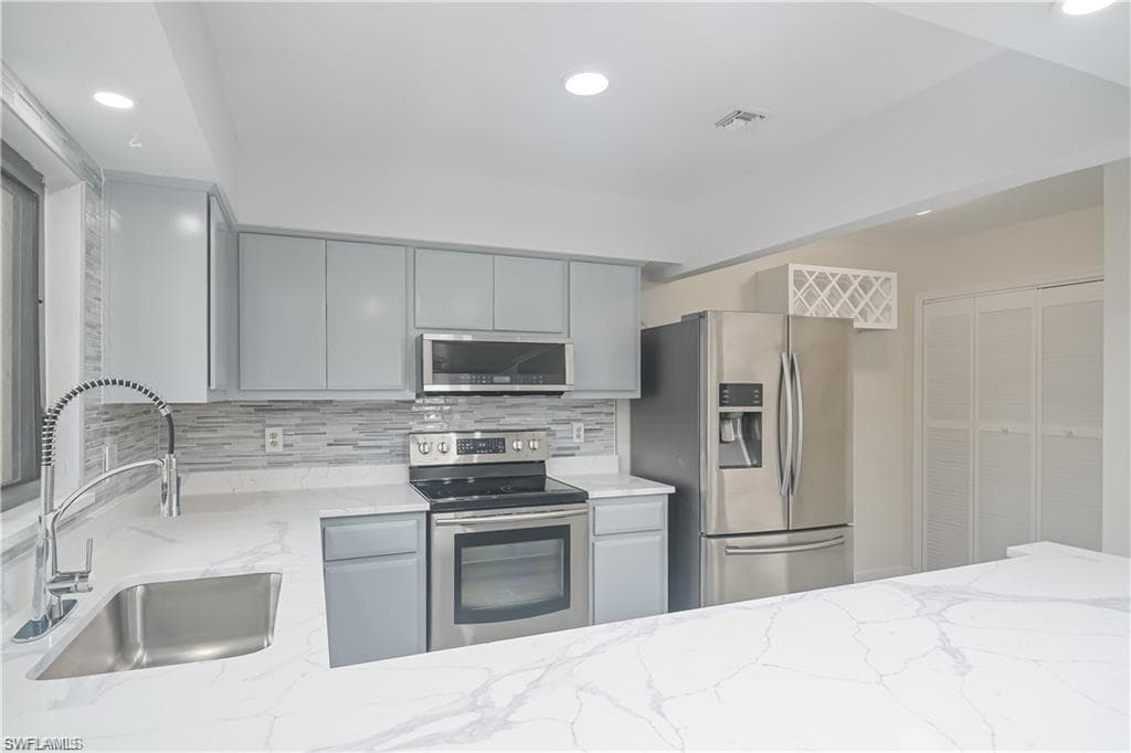 711 SE 12th AVE # 136, CAPE CORAL FL 33990-7