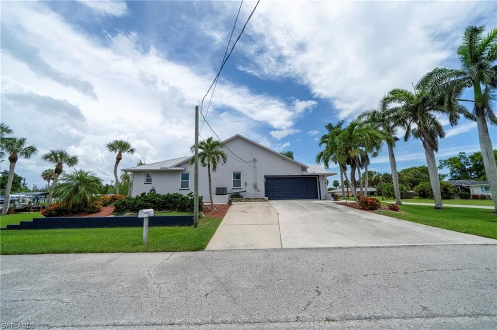 6075 Island Park CT, FORT MYERS FL 33908-26