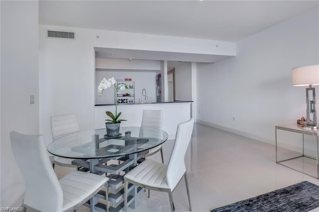 3000 Oasis Grand BLVD # 3005, FORT MYERS FL 33916-2