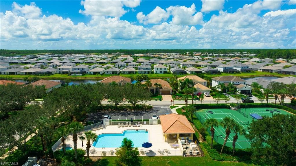 2052 Vermont LN, NAPLES FL 34120-26