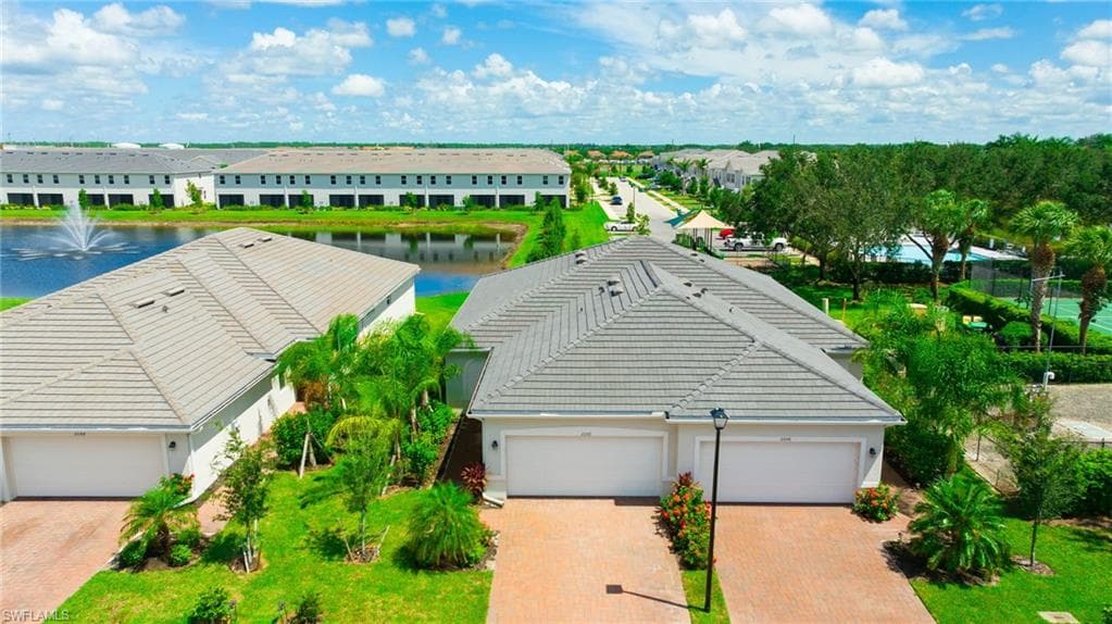 2052 Vermont LN, NAPLES FL 34120-33