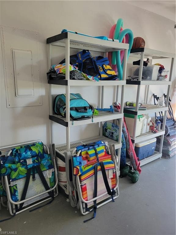 735 High Pines DR, NAPLES FL 34103-4