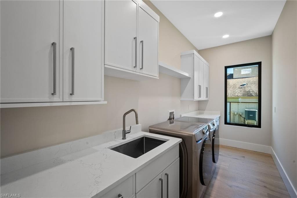 1364 Cypress Woods DR, NAPLES FL 34103-44